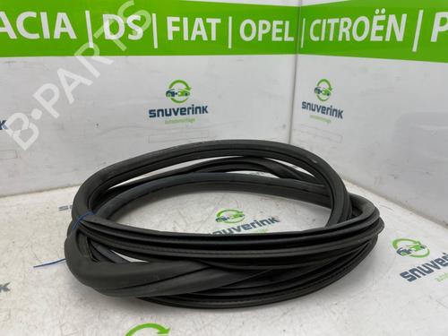 Used Rubber door seal PEUGEOT 2008 I (CU_) 1.2 VTi (82 hp) 25829198