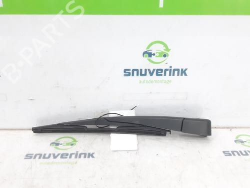 Used Rear windshield wiper arm Rear windshield wiper arm PEUGEOT 3008 II SUV (MC_, MR_, MJ_, M4_) 1.2 THP/ PureTech 130 (MRHNSM, MRHNSU, MRHNSJ, MRHNYW,... (131 hp) 24647483 24647483