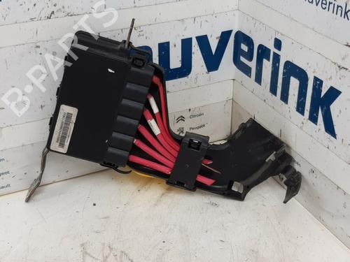 Used Fuse box RENAULT MEGANE III Hatchback (BZ0/1_, B3_) 1.5 dCi (BZ0C) (90 hp) 10800213