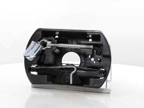 Used Jack Kit PEUGEOT 308 II (LB_, LP_, LW_, LH_, L3_) 1.2 THP 130 (131 hp) 30757474