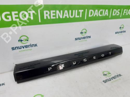 Used Tailgate trim Tailgate trim 21193984 21193984