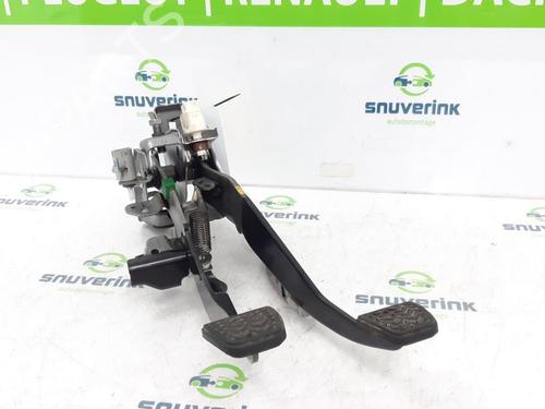 Used Clutch pedal Clutch pedal 12457757 12457757