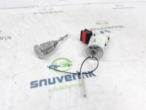Used Ignition barrel RENAULT TWINGO III (BCM_, BCA_) Z.E: (BCA1) (82 hp) 21599667