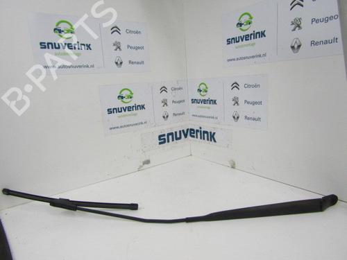 Used Front windshield wiper arm RENAULT CLIO III (BR0/1, CR0/1) 1.4 16V (98 hp) 13231688
