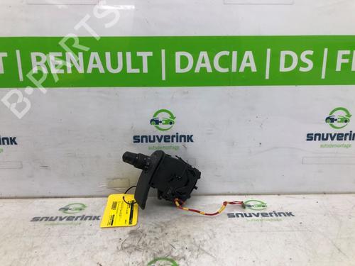 Used Headlight switch RENAULT CLIO III (BR0/1, CR0/1) 1.2 16V (BR02, BR0J, BR11, CR02, CR0J, CR11) (75 hp) 23123520