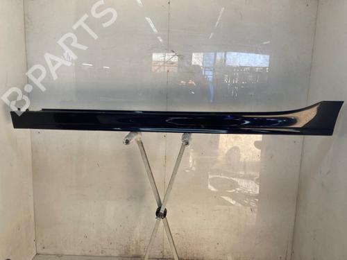 Højre sidekjole Højre sidekjole BMW 1 (F40) 118 d (136 hp) 35756124 35756124