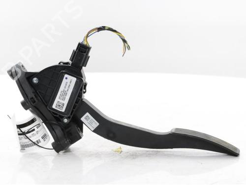 pedal-land-rover-defender-station-wagon-l663-2019-38618672 main image