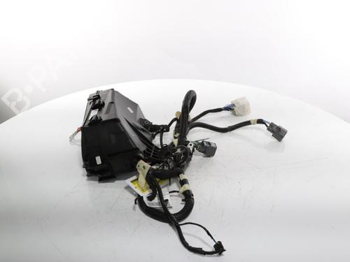 Used Fuse box VOLVO EX40 (536) EV (252 hp) 27971169