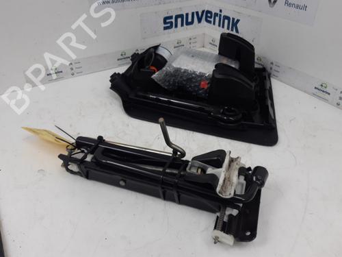 Used Jack Kit RENAULT TWINGO III (BCM_, BCA_) 0.9 TCe 90 (BCM9, BCM2) (90 hp) 10797370