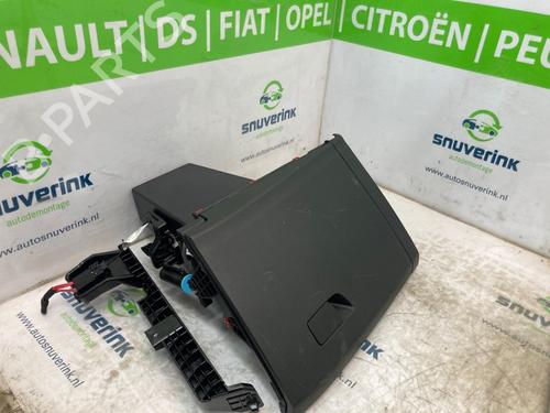 glove-box-renault-arkana-i-lcm_-ldn_-2019-24943860 main image