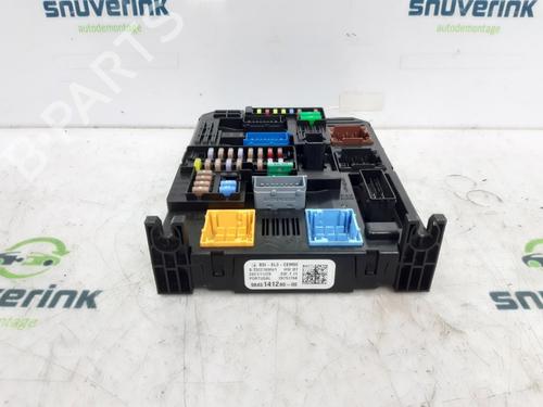 Used Fuse box Fuse box 15796188 15796188