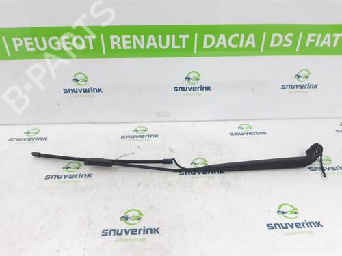 Used Front windshield wiper arm CITROËN C4 CACTUS 1.2 VTi 82 (82 hp) 13194538