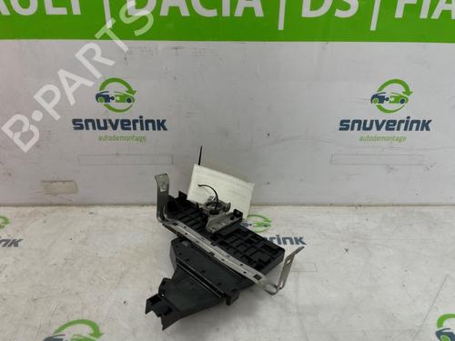 Used Fuse box Fuse box 25776444 25776444