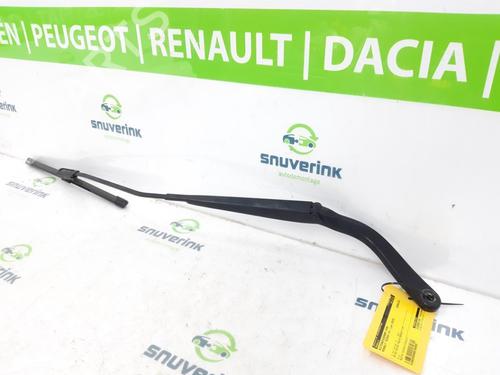 Used Front windshield wiper arm RENAULT TWINGO III (BCM_, BCA_) 1.0 SCe 70 (71 hp) 13195131