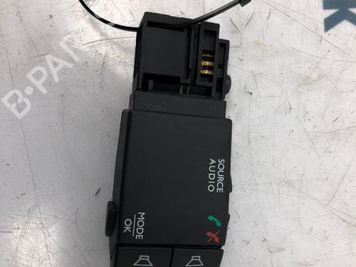 Used Steering wheel controls RENAULT TRAFIC III Van (FG_) 2.0 dCi 120 (FGMN) (120 hp) 19336865
