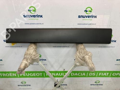 door-moulding-trim-renault-trafic-iii-van-fg_-2014-40581118 main image