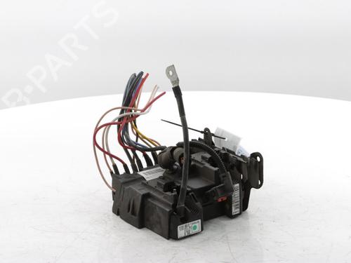 Used Fuse box PEUGEOT 3008 II SUV (MC_, MR_, MJ_, M4_) 1.2 THP/ PureTech 130 (MRHNSM, MRHNSU, MRHNSJ, MRHNYW,... (131 hp) 29241341