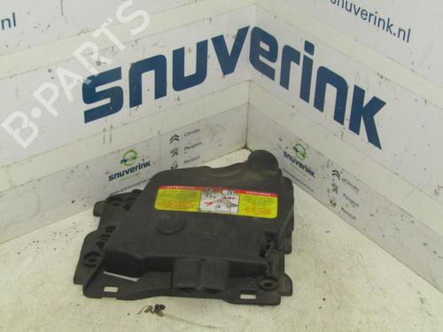 Used Fuse box Fuse box 10789358 10789358