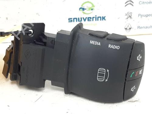 Stuurwielbediening RENAULT MEGANE III Grandtour (KZ0/1) 1.5 dCi (KZ09, KZ0D, KZ1G, KZ29, KZ14, KZ1W, KZ10, KZ1F,... (110 hp) 13324231