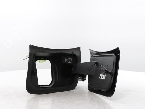 tanklokket-opel-mokka-2020-32124504 main image