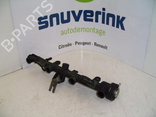 Used Injection rail Injection rail 21110584 21110584