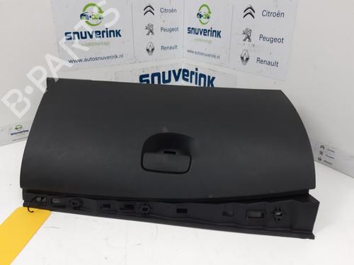 Used Glove box RENAULT MEGANE III Grandtour (KZ0/1) 1.5 dCi (KZ09, KZ0D, KZ1G, KZ29, KZ14, KZ1W, KZ10, KZ1F,... (110 hp) 10796256