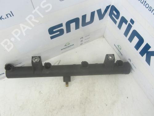 Used Injection rail PEUGEOT 406 Break (8E/F) 2.2 (158 hp) 21111055