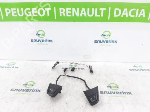 steering-wheel-controls-renault-megane-iii-hatchback-bz01_-b3_-2008-40576286 main image