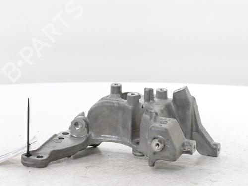 Used Support PEUGEOT 3008 II SUV (MC_, MR_, MJ_, M4_) 1.5 BlueHDi 130 (131 hp) 31261203