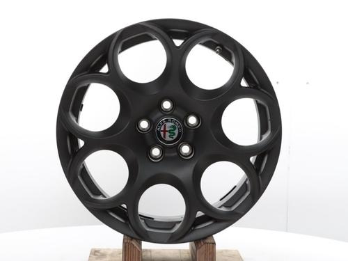 flk-alfa-romeo-giulia-952_-2015-39508133 main image