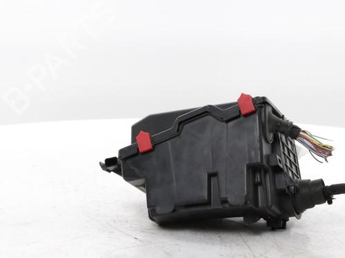 Fuse box PEUGEOT 308 II (LB_, LP_, LW_, LH_, L3_) 1.2 THP 130 | BP30757477E1