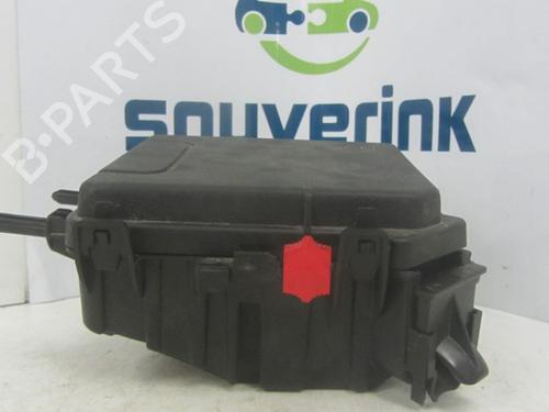 Boîte à Fusibles RENAULT MEGANE III Hatchback (BZ0/1_, B3_) 1.6 16V (BZ1B, BZ1H) (110 hp) 10787134
