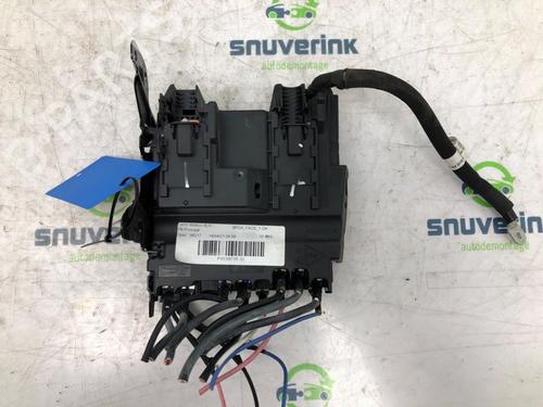 Used Fuse box Fuse box 21193144 21193144