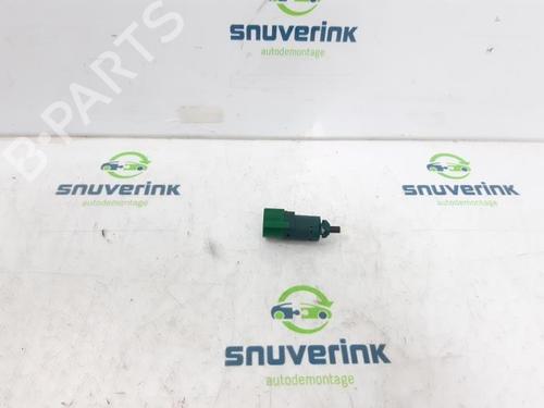 switch-citroen-c4-cactus-12-vti-82-98016627zd-2014-11199242 main image