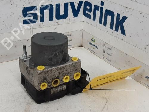 Used ABS pump RENAULT CLIO III (BR0/1, CR0/1) 1.4 16V (98 hp) 10798776
