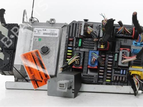 engine-control-unit-ecu-ds-ds-3-ds-3-crossback-ur_-uc_-uj_-2018-40265987 main image