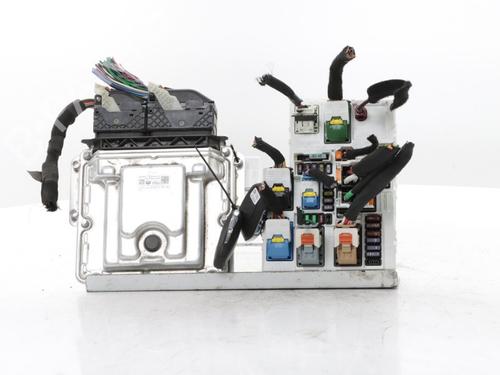 Used Engine control unit (ECU) Engine control unit (ECU) PEUGEOT 408 II (FP_, F3_, FM_) Hybrid 136 (FPHPYC) (136 hp) 40048502 40048502