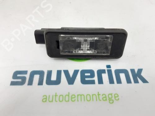 Used Licence plate light PEUGEOT 3008 II SUV (MC_, MR_, MJ_, M4_) 1.2 THP/ PureTech 130 (MRHNSM, MRHNSU, MRHNSJ, MRHNYW,... (131 hp) 17191098