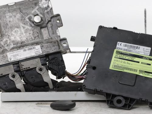 engine-control-unit-ecu-opel-movano-b-van-x62-2010-31960222 main image