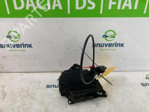 front-right-lock-renault-trafic-iii-van-fg_-2014-40581709 main image