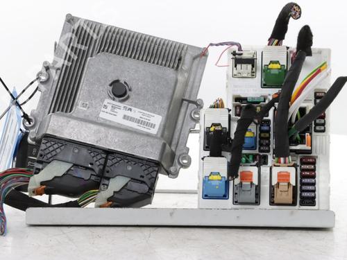 Used Engine control unit (ECU) Engine control unit (ECU) 33697034 33697034