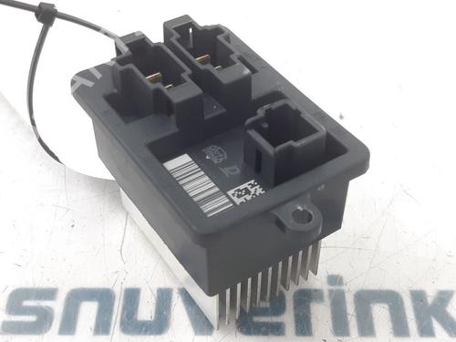 Used Heater resistor PEUGEOT 3008 II SUV (MC_, MR_, MJ_, M4_) 1.2 THP/ PureTech 130 (MRHNSM, MRHNSU, MRHNSJ, MRHNYW,... (131 hp) 26202778