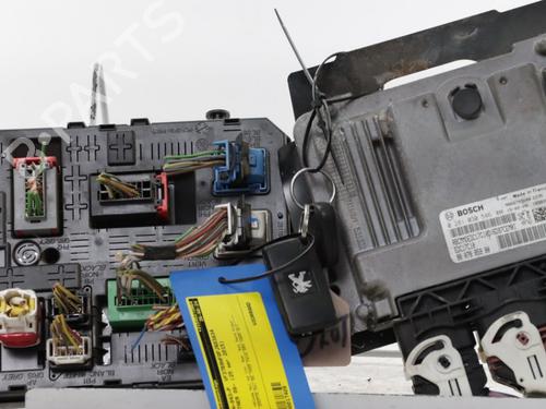 engine-control-unit-ecu-peugeot-partner-box-bodympv-2008-31960223 main image
