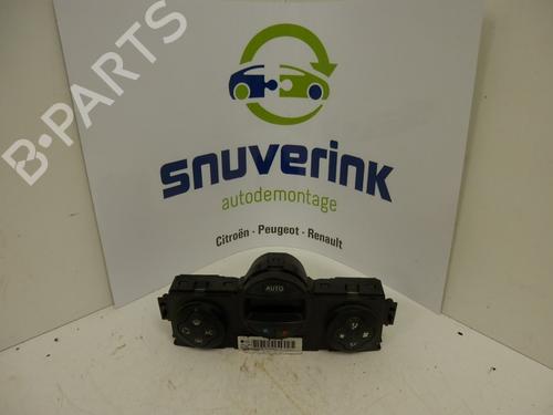 Used Climate control RENAULT MEGANE II Estate (KM0/1_) 2.0 (135 hp) 14368219