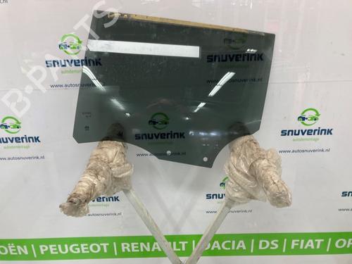 szyba-drzwi-tylnych-lewych-peugeot-2008-ii-ud_-us_-uy_-uj_-ur_-uc_-12-puretech-130-ushns-urhns-9825589380-2019-20499541 main image