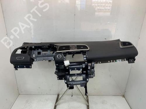 dashboard-renault-kadjar-ha_-hl_-2015-28521480 main image