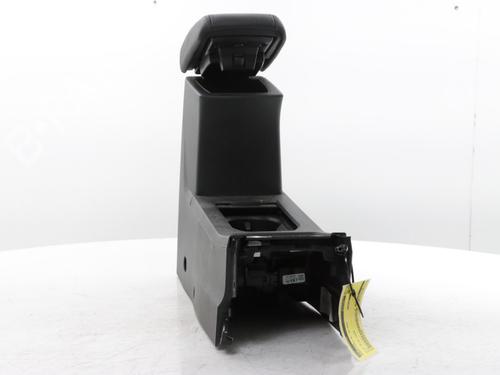 Armrest / Center console RENAULT CLIO V (B7_) 1.0 TCe 90 (B7MT) | BP31050206I20
