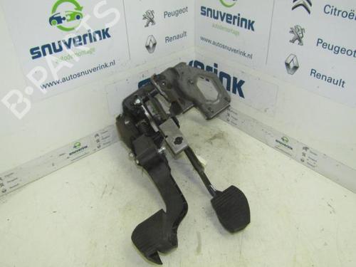 clutch-pedal-citroen-ds3-sa_-2009-2010-2011-2012-2013-2014-2015-2016-40561471 main image