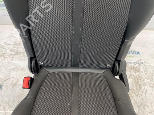 Rear seat PEUGEOT 5008 II (MC_, MJ_, MR_, M4_) 1.2 THP (MRHNYH, MRHNYW, MRHNSJ, MRHNSU, MRHNSM) | BP27093223C17