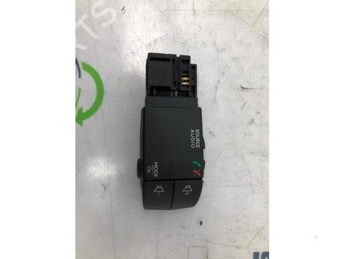steering-wheel-controls-renault-twingo-iii-bcm_-bca_-2014-40580750 main image